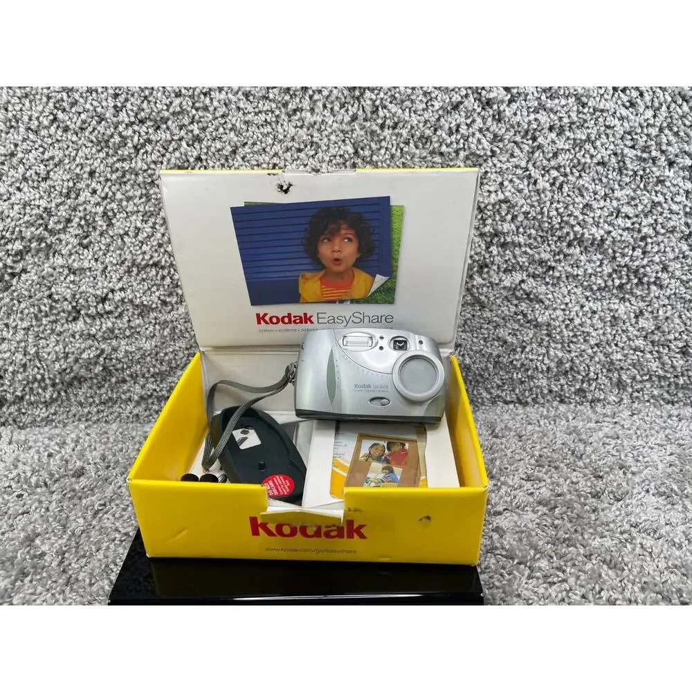KODAK DX3600 Compact Zoom Digital Camera 2.2 Megapixel Battery Included